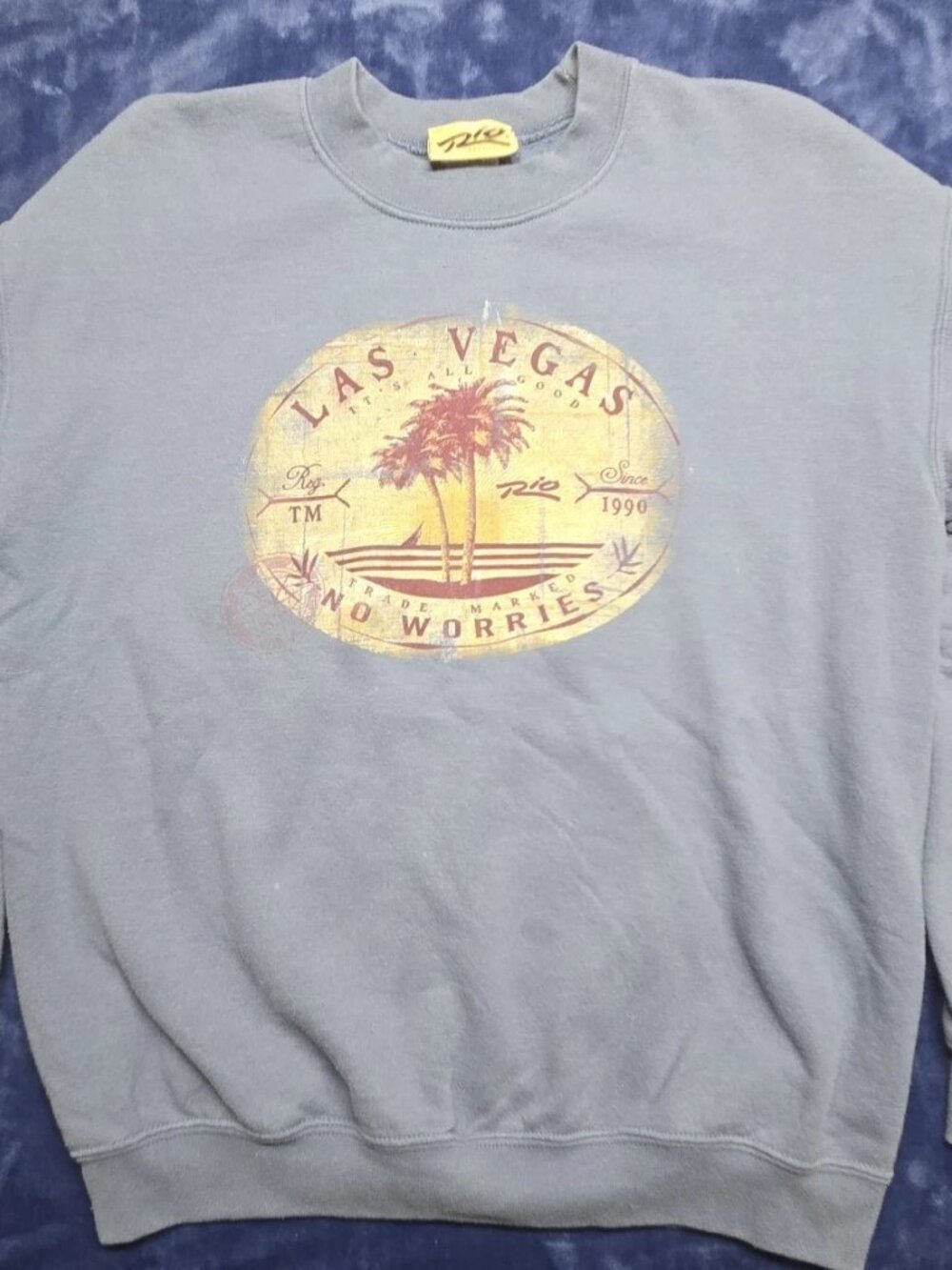 VTG Rio Las Vegas No Worries Graphic Sweatshirt Size M